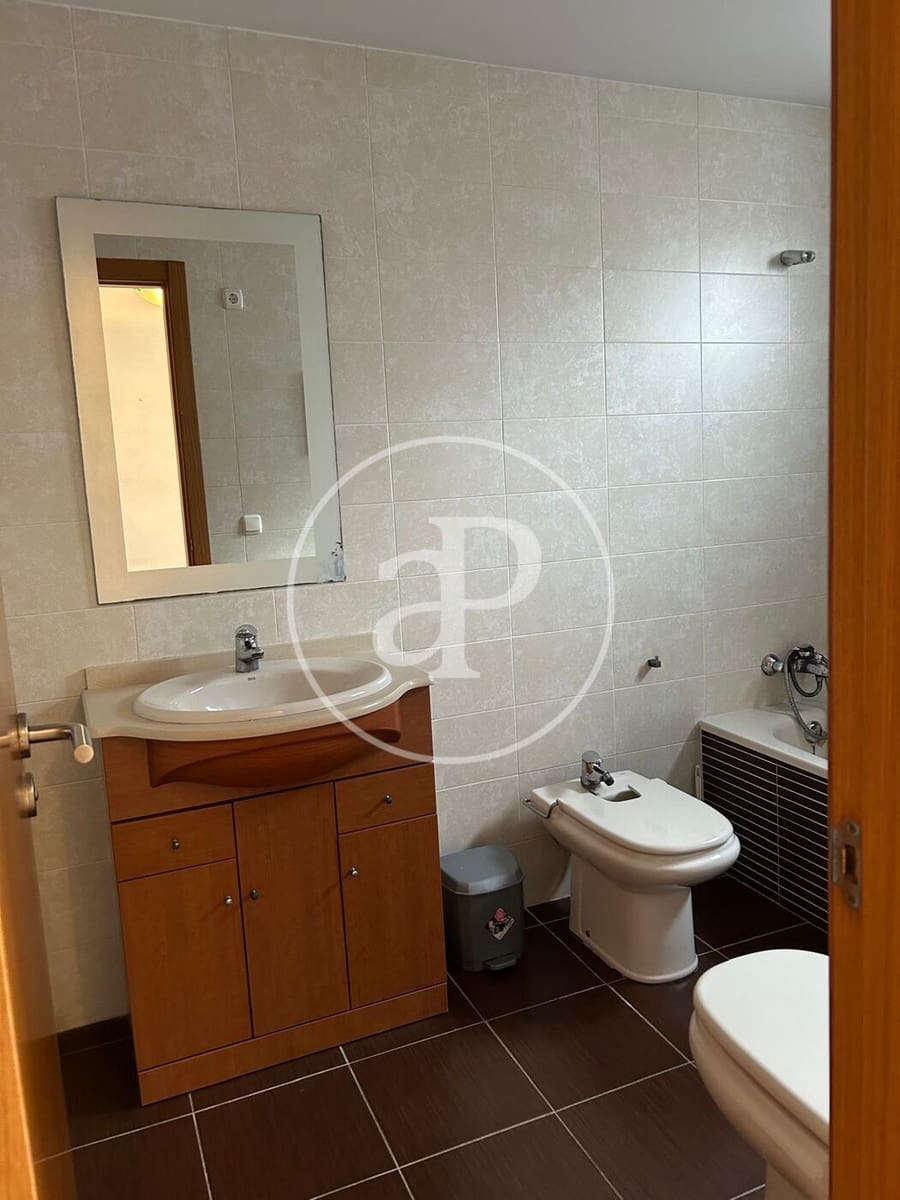 3 slaapkamer Appartement te huur in Moncada - € 1.100 (Ref: 9915906)