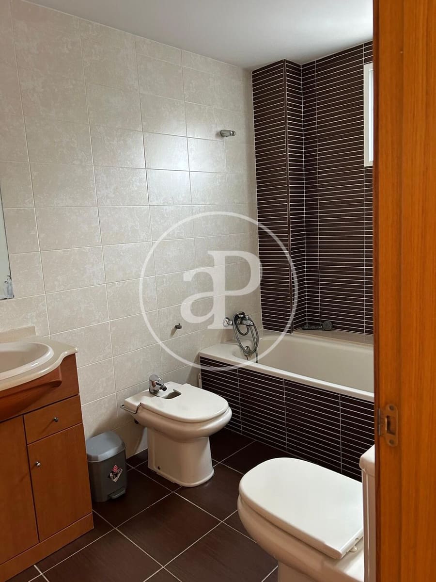 3 slaapkamer Appartement te huur in Moncada - € 1.100 (Ref: 9915906)
