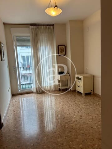 3 slaapkamer Appartement te huur in Moncada - € 1.100 (Ref: 9915906)
