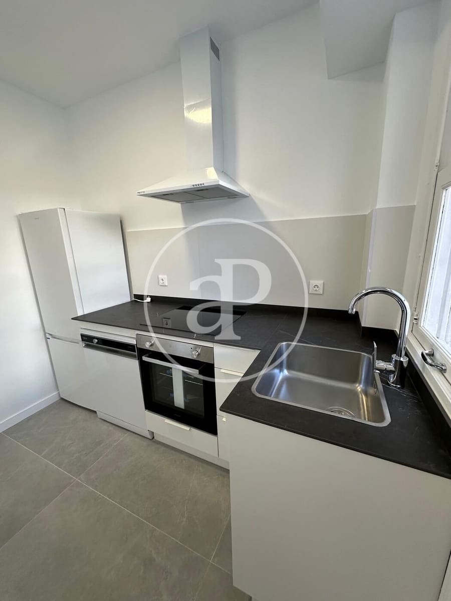 3 bedroom Apartment for rent in Valencia city - € 1,700 (Ref: 9915909)