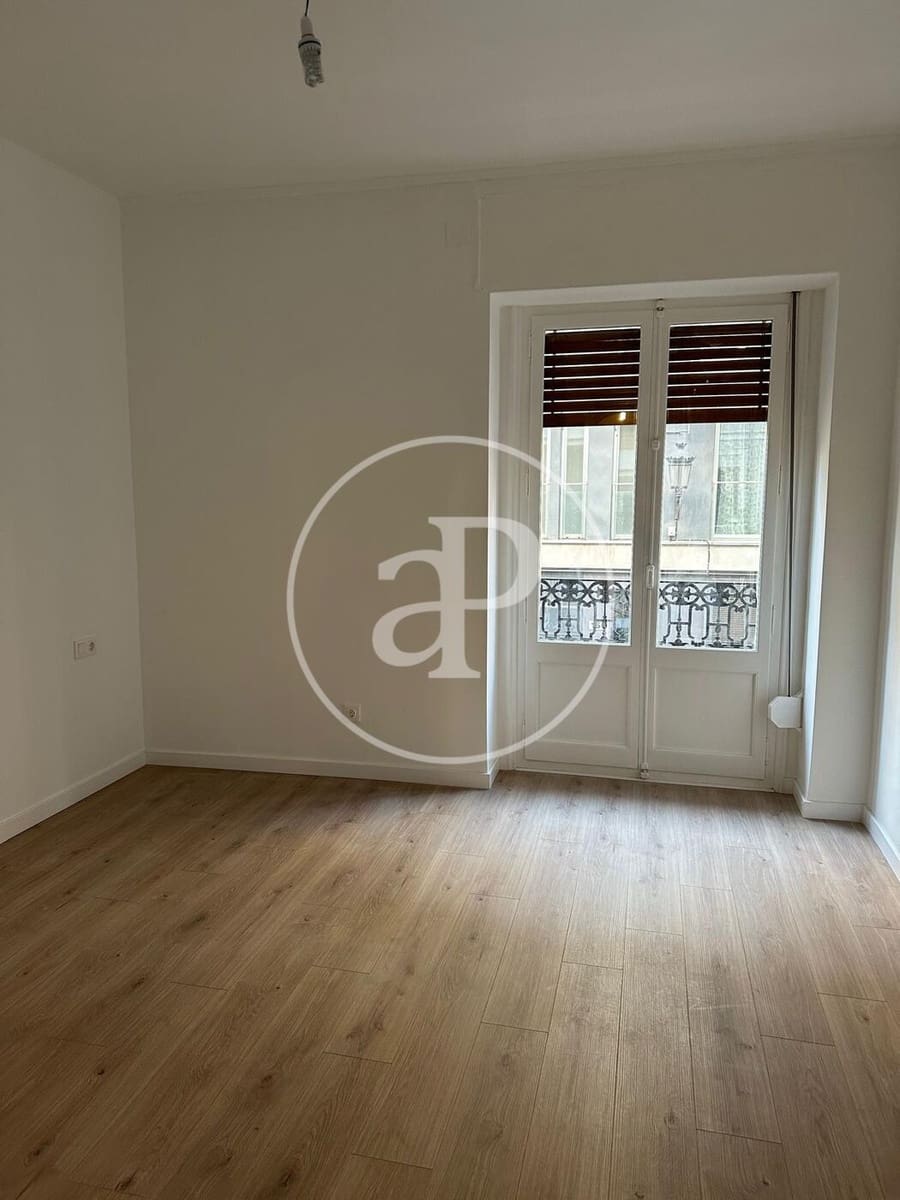3 bedroom Apartment for rent in Valencia city - € 1,700 (Ref: 9915909)