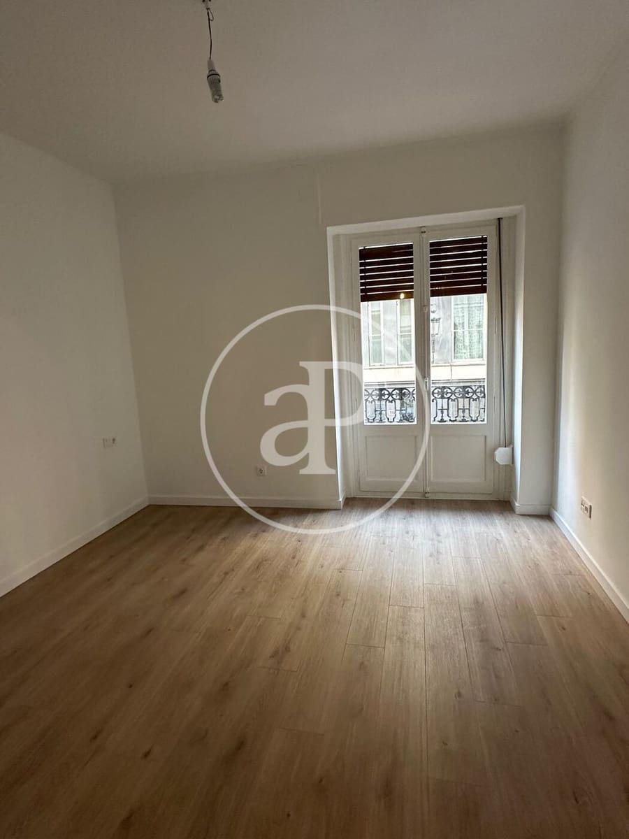 3 bedroom Apartment for rent in Valencia city - € 1,700 (Ref: 9915909)