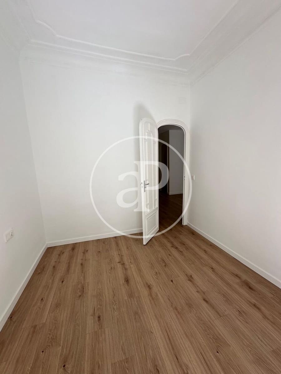 3 bedroom Apartment for rent in Valencia city - € 1,700 (Ref: 9915909)