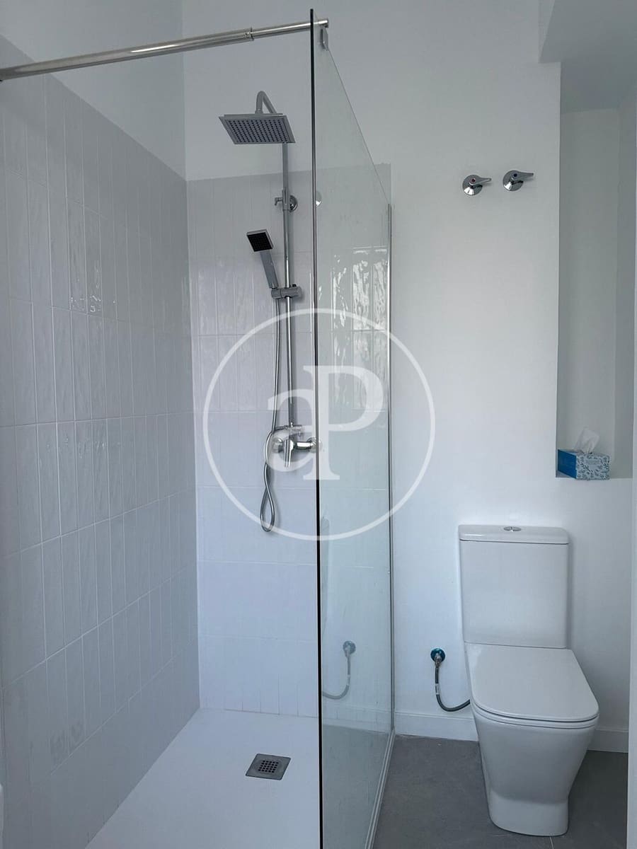 3 bedroom Apartment for rent in Valencia city - € 1,700 (Ref: 9915909)