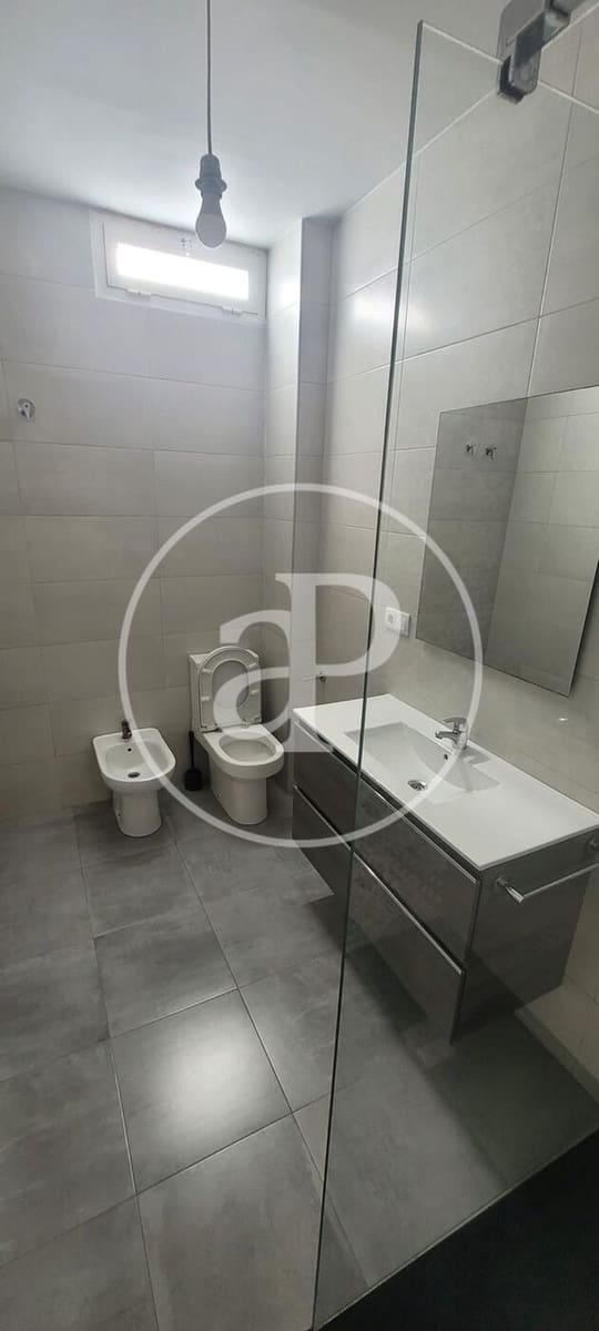 3 slaapkamer Appartement te huur in Valencia stad - € 1.100 (Ref: 9915910)