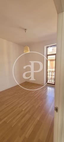 3 quarto Apartamento para arrendar em El Botanic, Valência cidade - 1 100 € (Ref: 9915910)