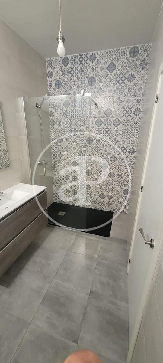 3 slaapkamer Appartement te huur in Valencia stad - € 1.100 (Ref: 9915910)