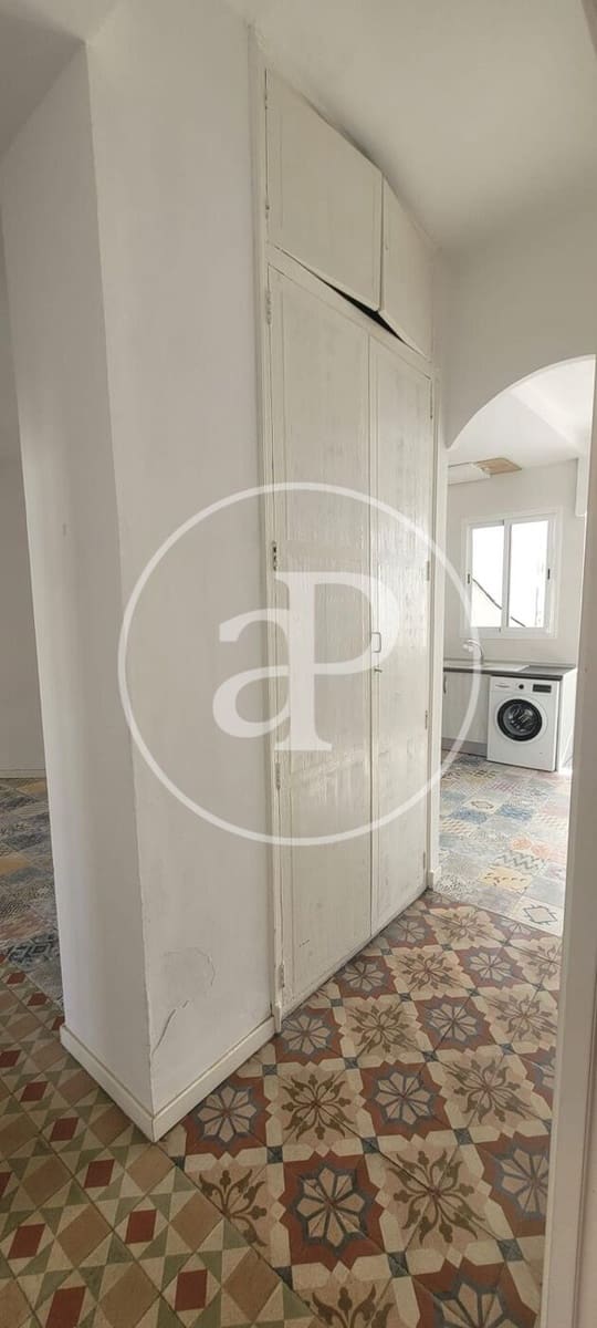 3 slaapkamer Appartement te huur in Valencia stad - € 1.100 (Ref: 9915910)