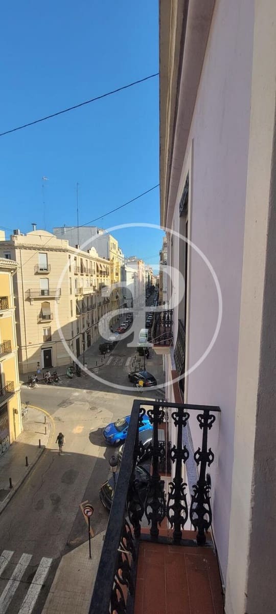 3 slaapkamer Appartement te huur in Valencia stad - € 1.100 (Ref: 9915910)