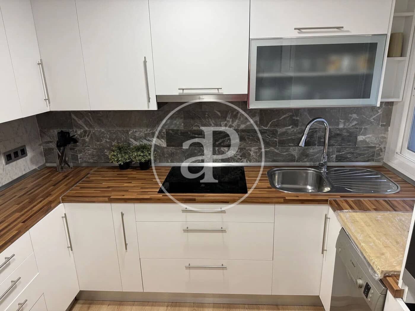2 sovrum Lägenhet att hyra i Valencia stad - 1 400 € (Ref: 9915911)
