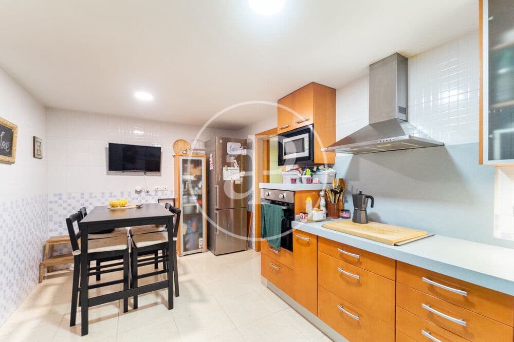 4 makuuhuone Huoneisto myytävänä paikassa Alicante kaupunki mukana uima-altaan - 319 900 € (Ref: 9915912)