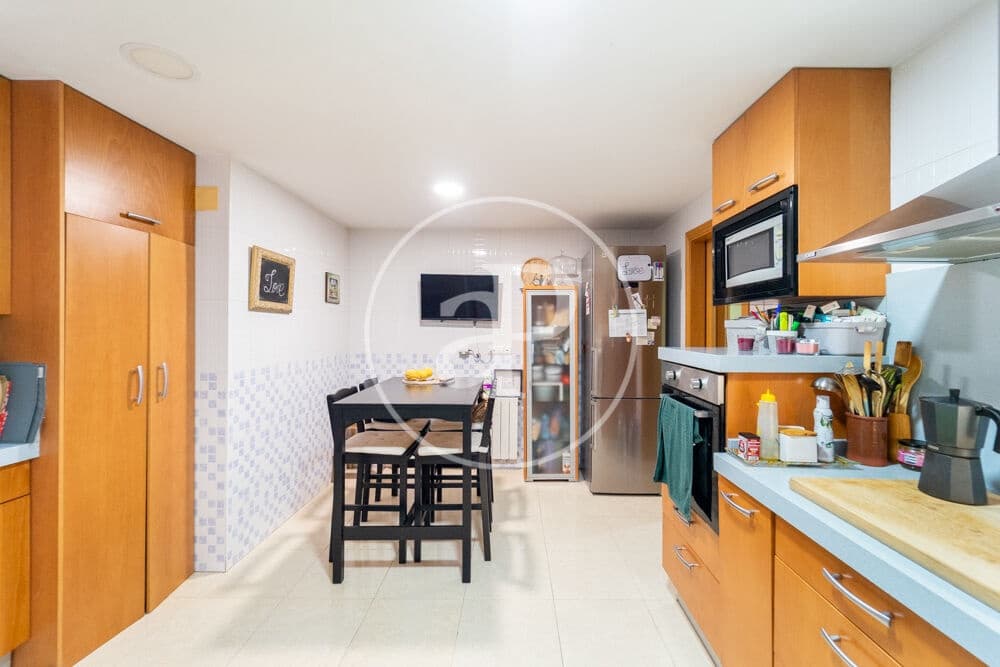 4 makuuhuone Huoneisto myytävänä paikassa Alicante kaupunki mukana uima-altaan - 319 900 € (Ref: 9915912)