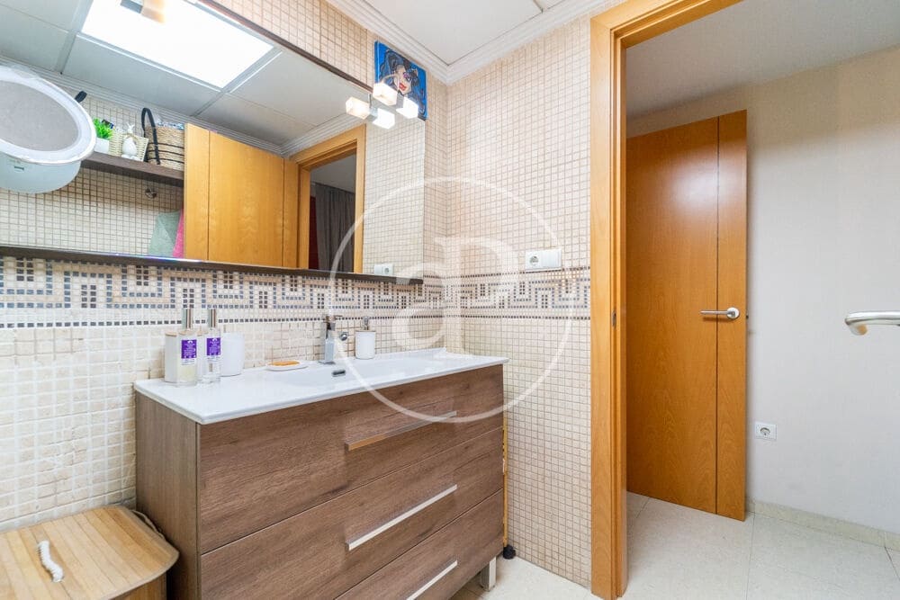 4 makuuhuone Huoneisto myytävänä paikassa Alicante kaupunki mukana uima-altaan - 319 900 € (Ref: 9915912)