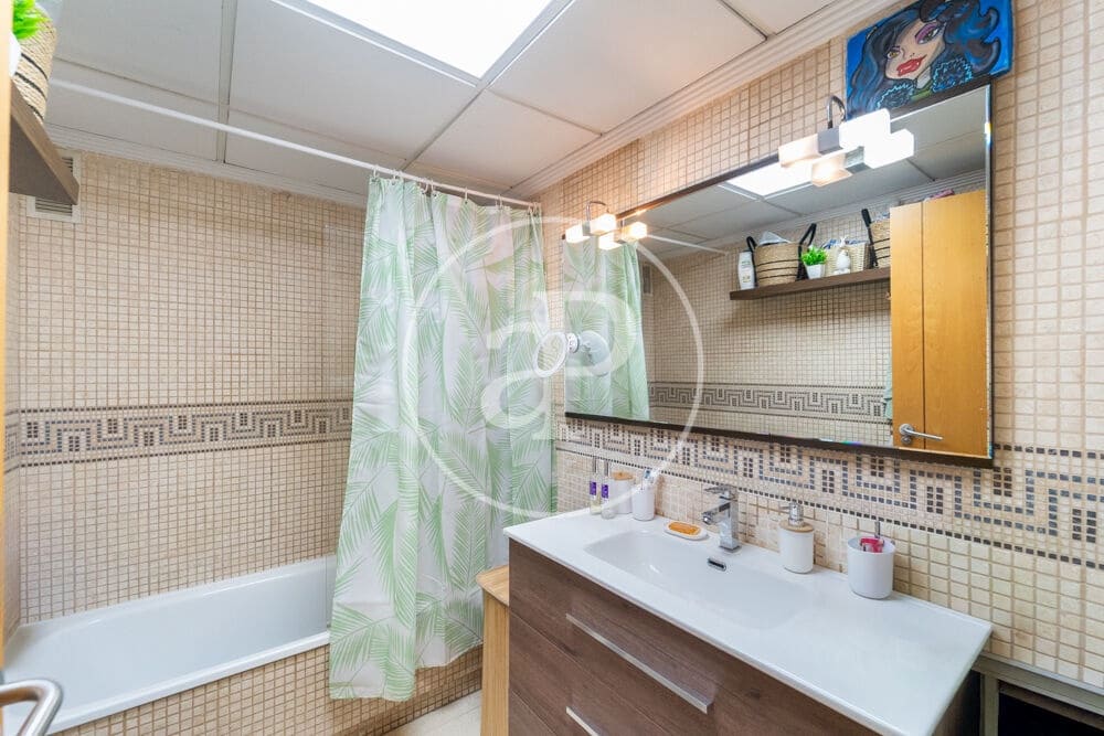 4 makuuhuone Huoneisto myytävänä paikassa Alicante kaupunki mukana uima-altaan - 319 900 € (Ref: 9915912)