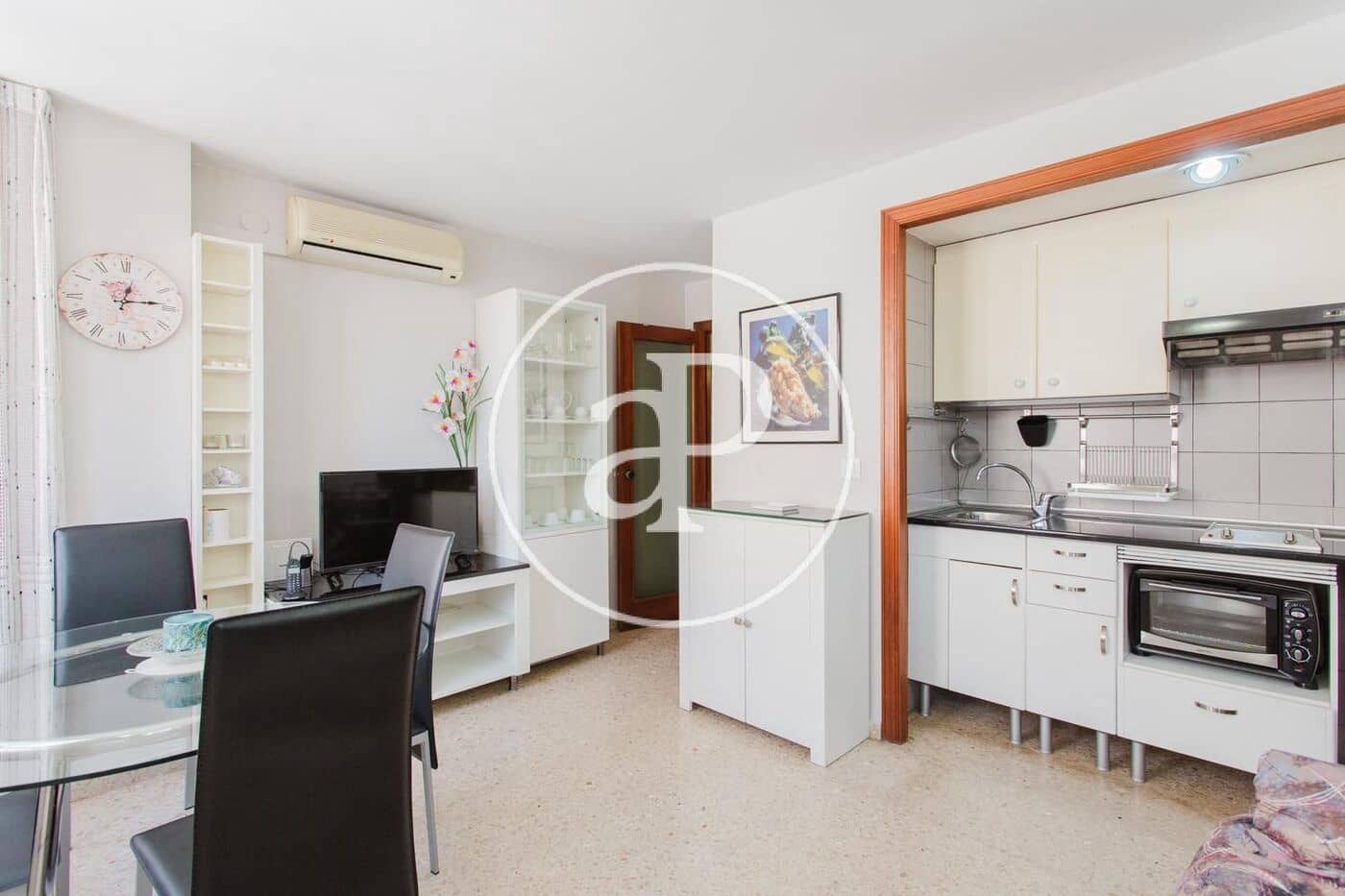 1 slaapkamer Appartement te huur in Valencia stad - € 1.350 (Ref: 9920512)