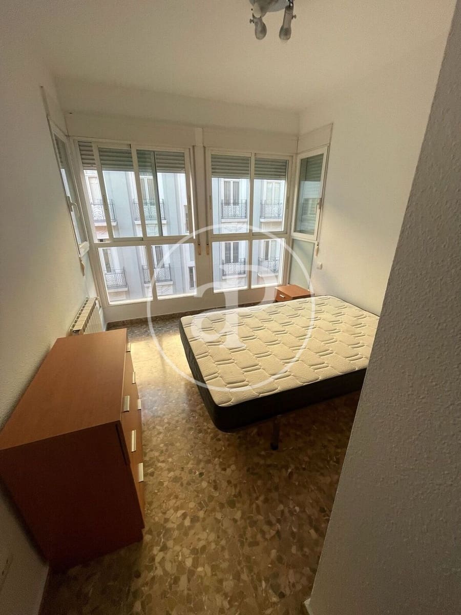 1 slaapkamer Appartement te huur in Valencia stad met garage - € 1.400 (Ref: 9920516)