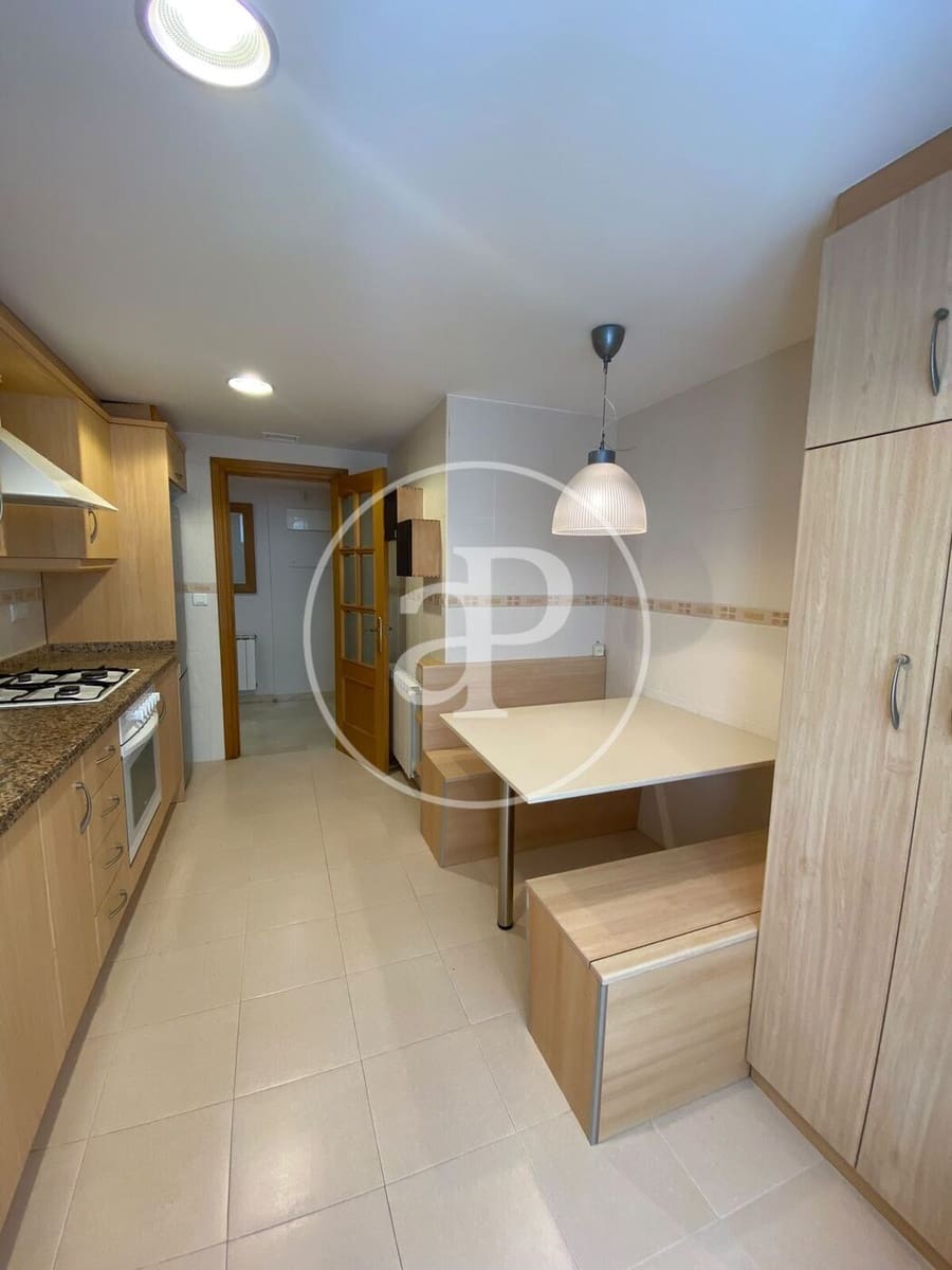 Apartamento de 3 habitaciones en València ciudad en alquiler con piscina garaje - 3.000 € (Ref: 9922375)