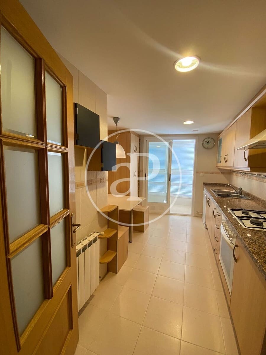 Apartamento de 3 habitaciones en València ciudad en alquiler con piscina garaje - 3.000 € (Ref: 9922375)