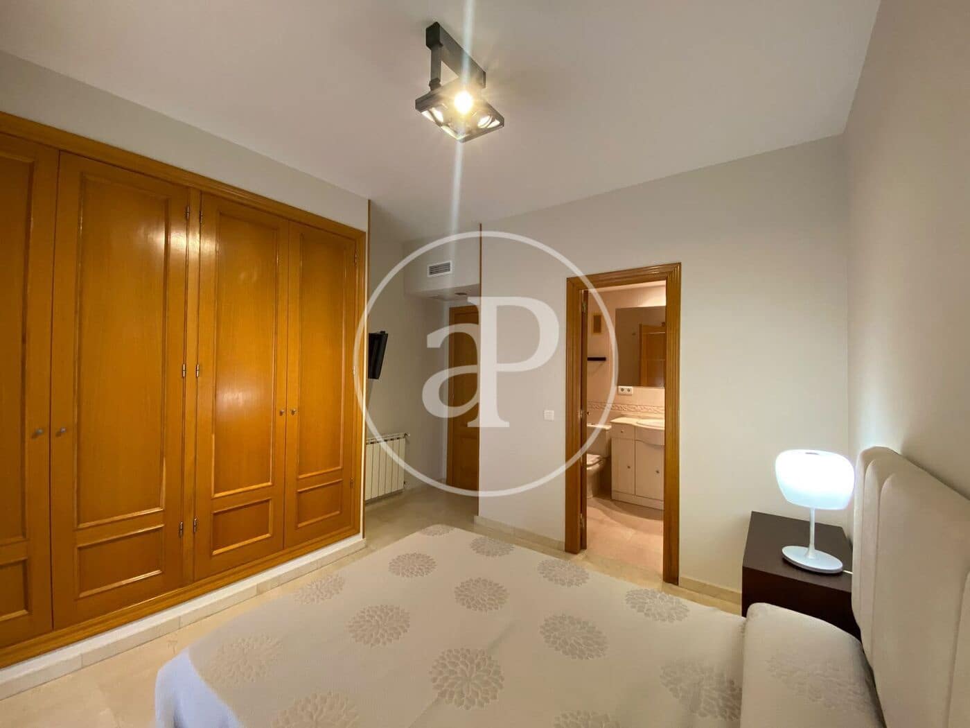 Apartamento de 3 habitaciones en València ciudad en alquiler con piscina garaje - 3.000 € (Ref: 9922375)