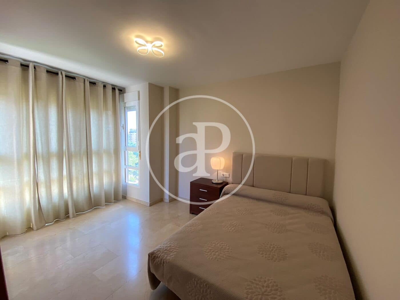 Apartamento de 3 habitaciones en València ciudad en alquiler con piscina garaje - 3.000 € (Ref: 9922375)