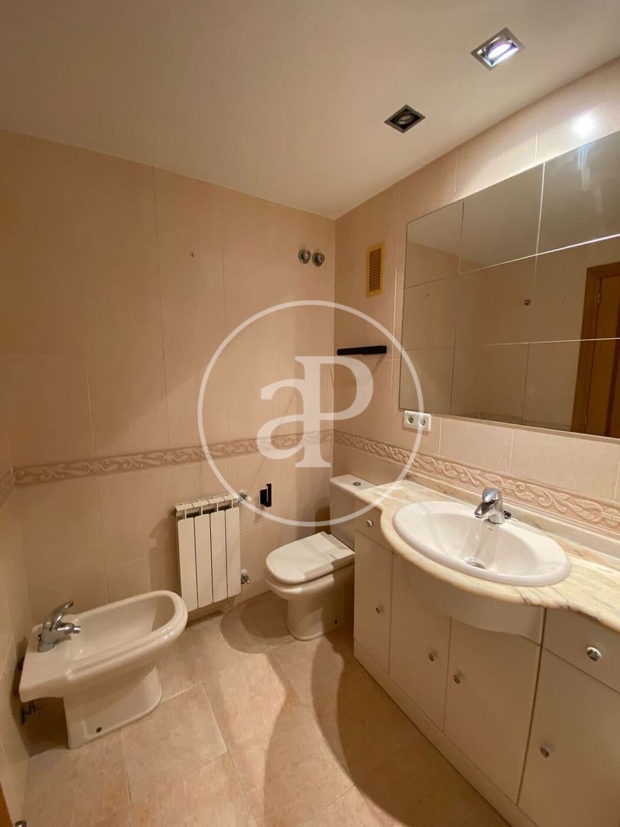 Apartamento de 3 habitaciones en València ciudad en alquiler con piscina garaje - 3.000 € (Ref: 9922375)