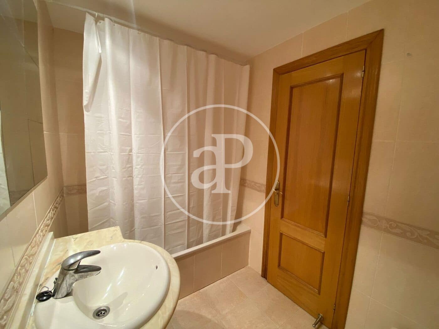 Apartamento de 3 habitaciones en València ciudad en alquiler con piscina garaje - 3.000 € (Ref: 9922375)