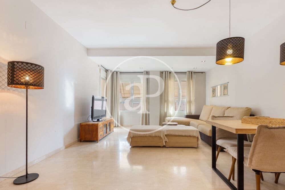 3 quarto Apartamento para arrendar em Valencia cidade com piscina garagem - 2 500 € (Ref: 9922375)
