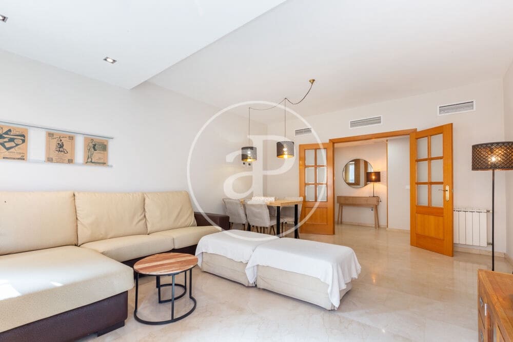 3 quarto Apartamento para arrendar em Valencia cidade com piscina garagem - 2 500 € (Ref: 9922375)