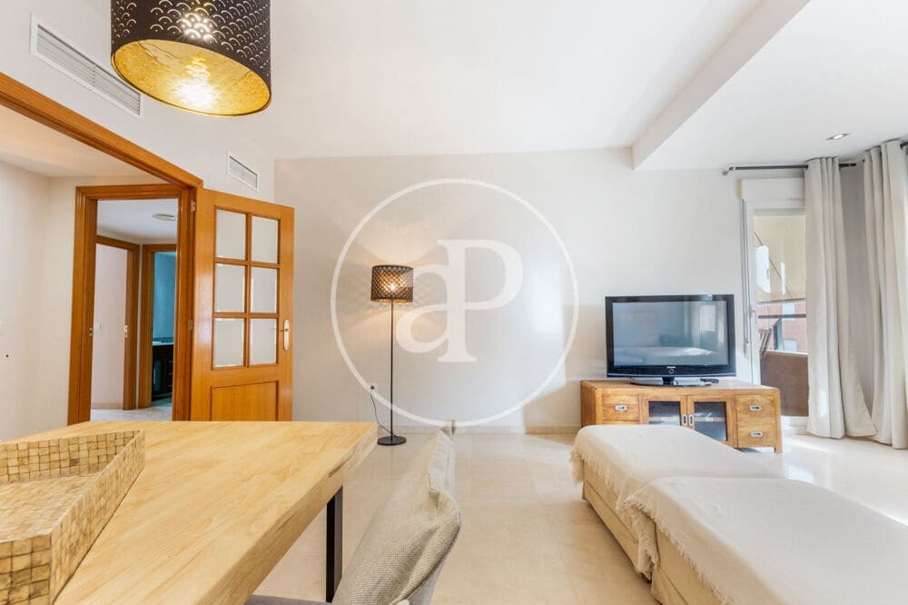3 quarto Apartamento para arrendar em Valencia cidade com piscina garagem - 2 500 € (Ref: 9922375)