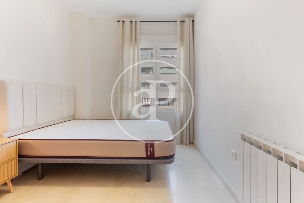 3 quarto Apartamento para arrendar em Valencia cidade com piscina garagem - 2 500 € (Ref: 9922375)