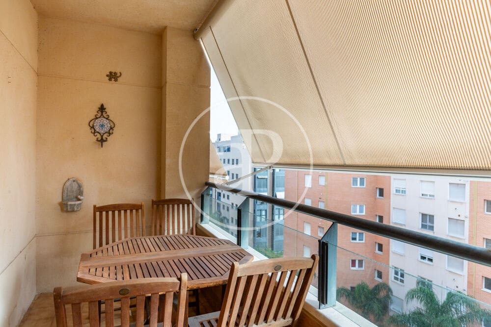 3 quarto Apartamento para arrendar em Valencia cidade com piscina garagem - 2 500 € (Ref: 9922375)