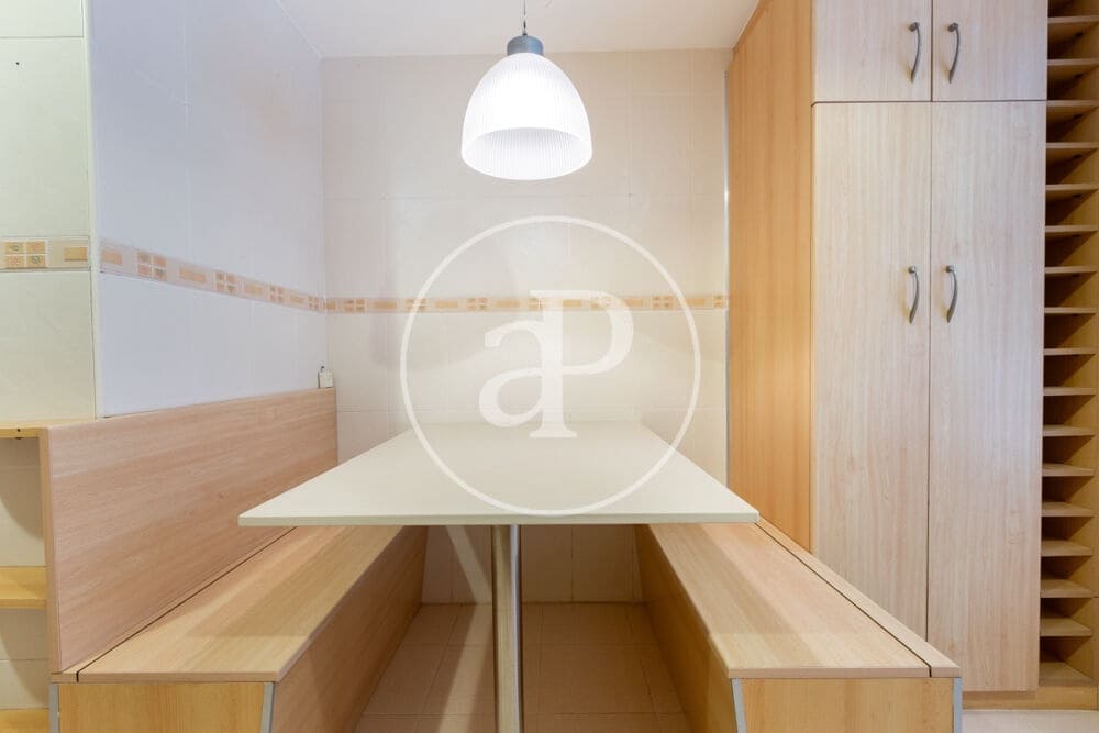 3 quarto Apartamento para arrendar em Valencia cidade com piscina garagem - 2 500 € (Ref: 9922375)