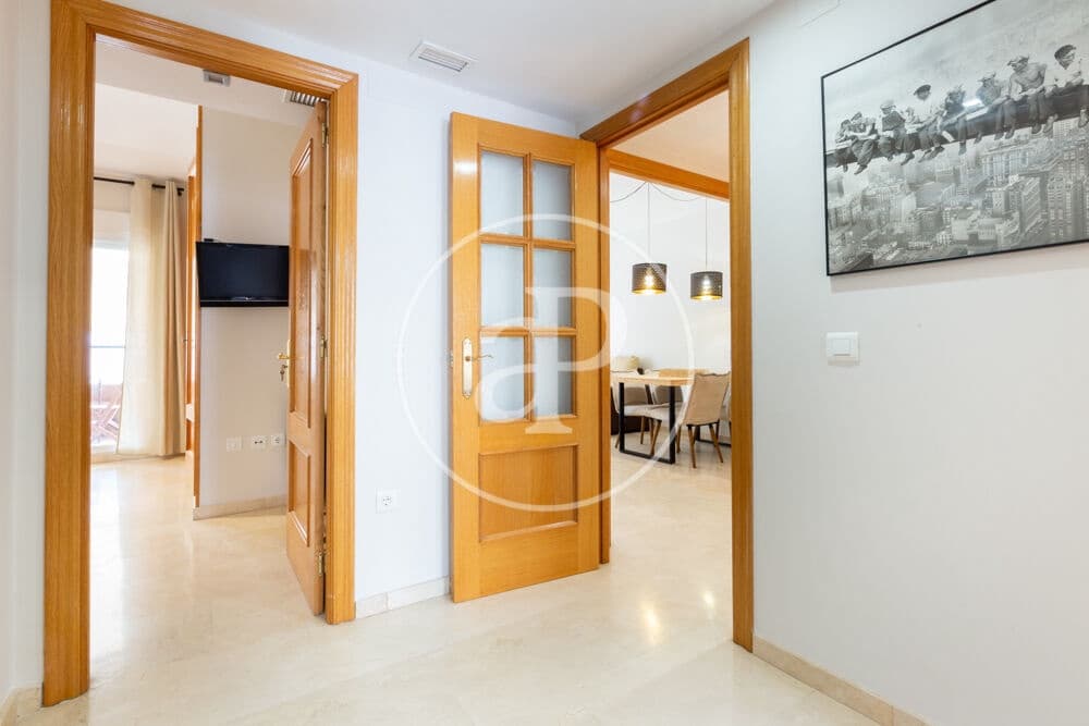 3 quarto Apartamento para arrendar em Valencia cidade com piscina garagem - 2 500 € (Ref: 9922375)