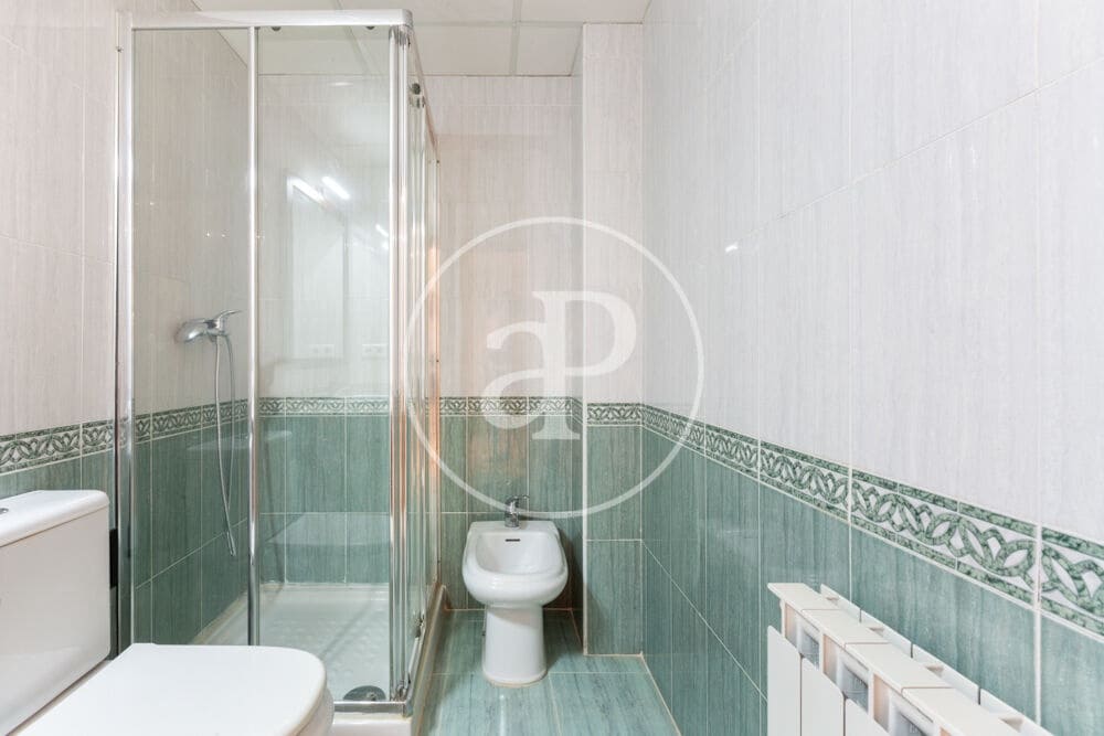 3 quarto Apartamento para arrendar em Valencia cidade com piscina garagem - 2 500 € (Ref: 9922375)