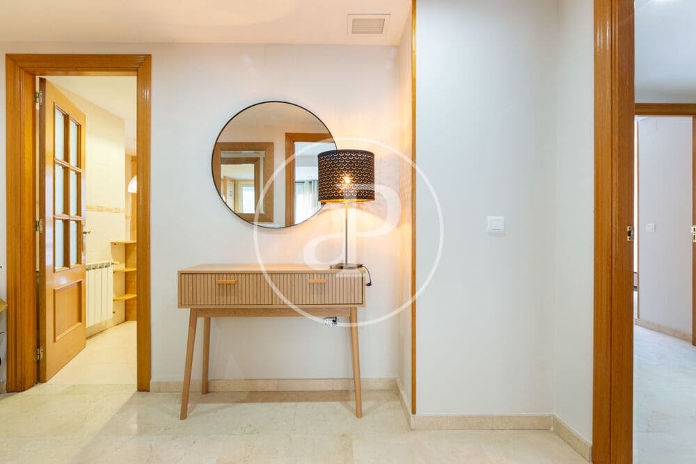 3 quarto Apartamento para arrendar em Valencia cidade com piscina garagem - 2 500 € (Ref: 9922375)