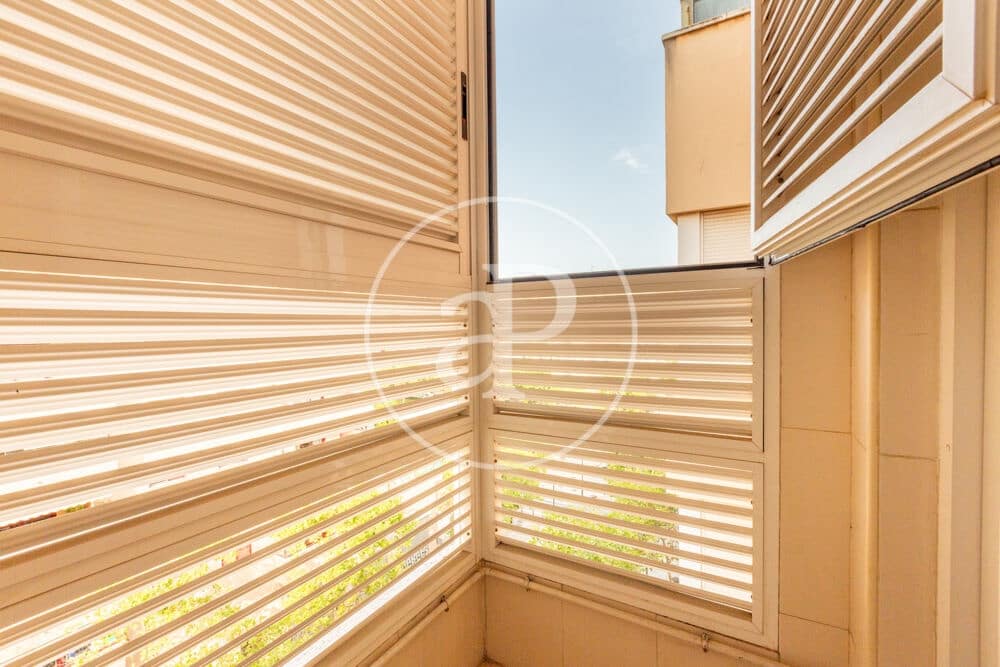 3 quarto Apartamento para arrendar em Valencia cidade com piscina garagem - 2 500 € (Ref: 9922375)