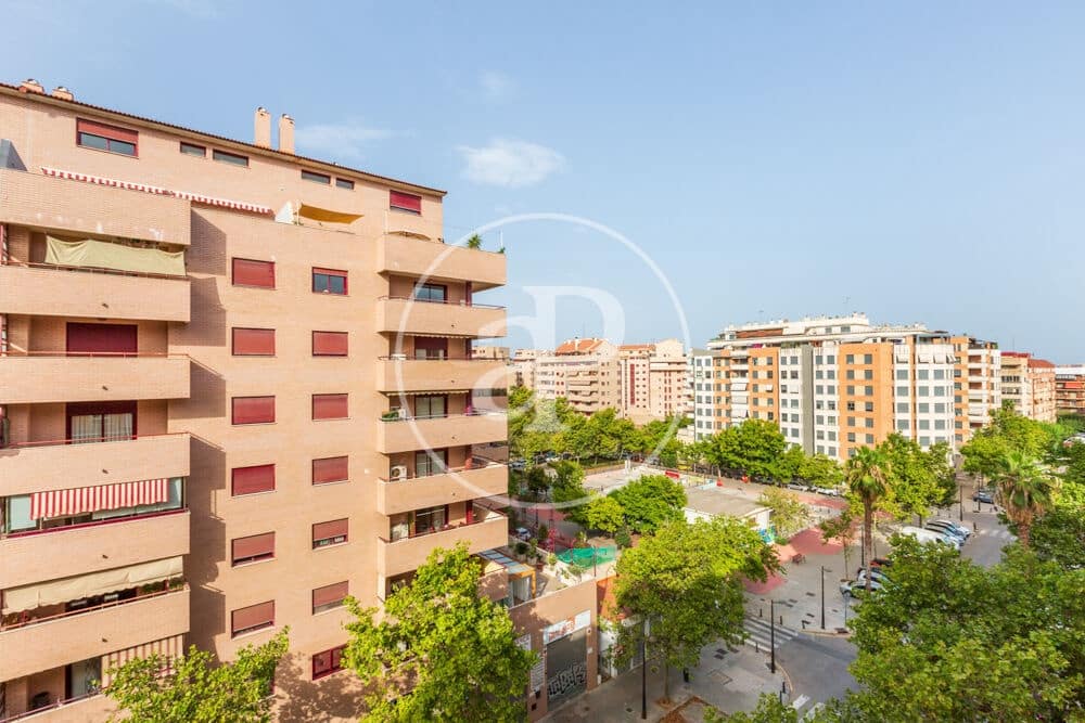 3 quarto Apartamento para arrendar em Valencia cidade com piscina garagem - 2 500 € (Ref: 9922375)