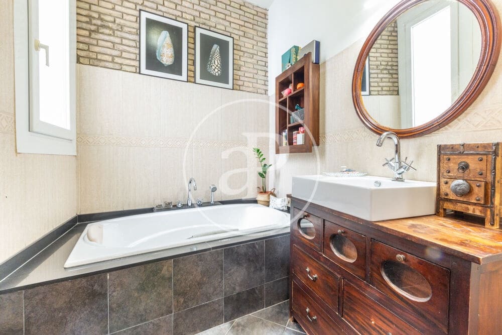 4 soveværelse Lejlighed til salg i Valencia by - € 640.000 (Ref: 9927504)