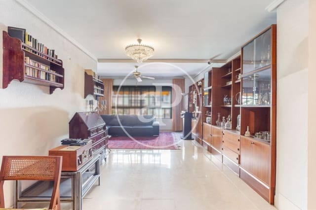 3 soveværelse Lejlighed til salg i La Gran Via, Valencia by - € 650.000 (Ref: 9927505)