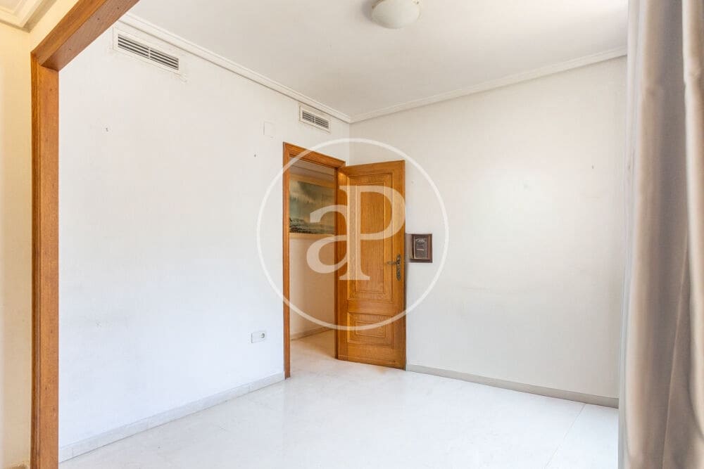 3 soveværelse Lejlighed til salg i Valencia by - € 650.000 (Ref: 9927505)