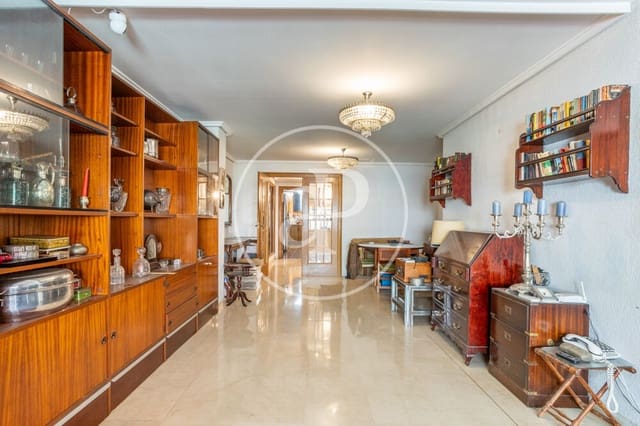 3 soveværelse Lejlighed til salg i La Gran Via, Valencia by - € 650.000 (Ref: 9927505)