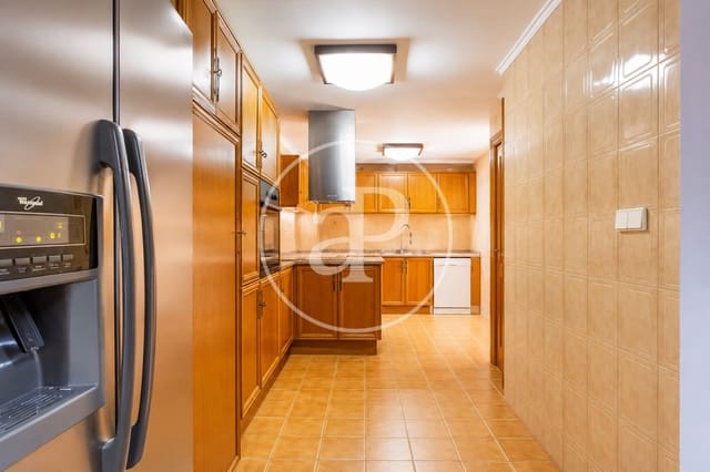 3 soveværelse Lejlighed til salg i La Gran Via, Valencia by - € 650.000 (Ref: 9927505)