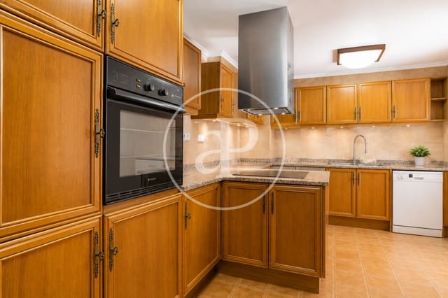 3 soveværelse Lejlighed til salg i La Gran Via, Valencia by - € 650.000 (Ref: 9927505)