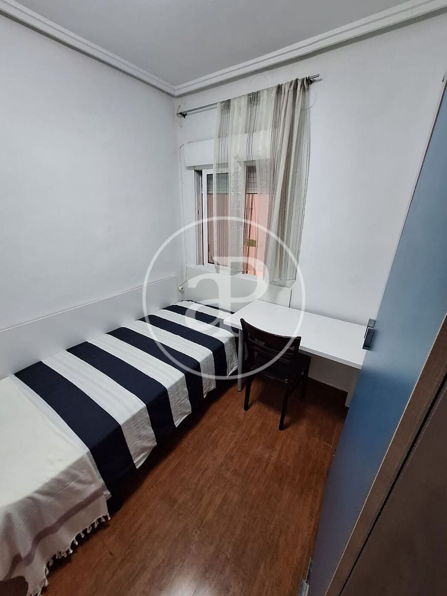 3 bedroom Apartment for rent in Valencia city - € 1,300 (Ref: 9929470)