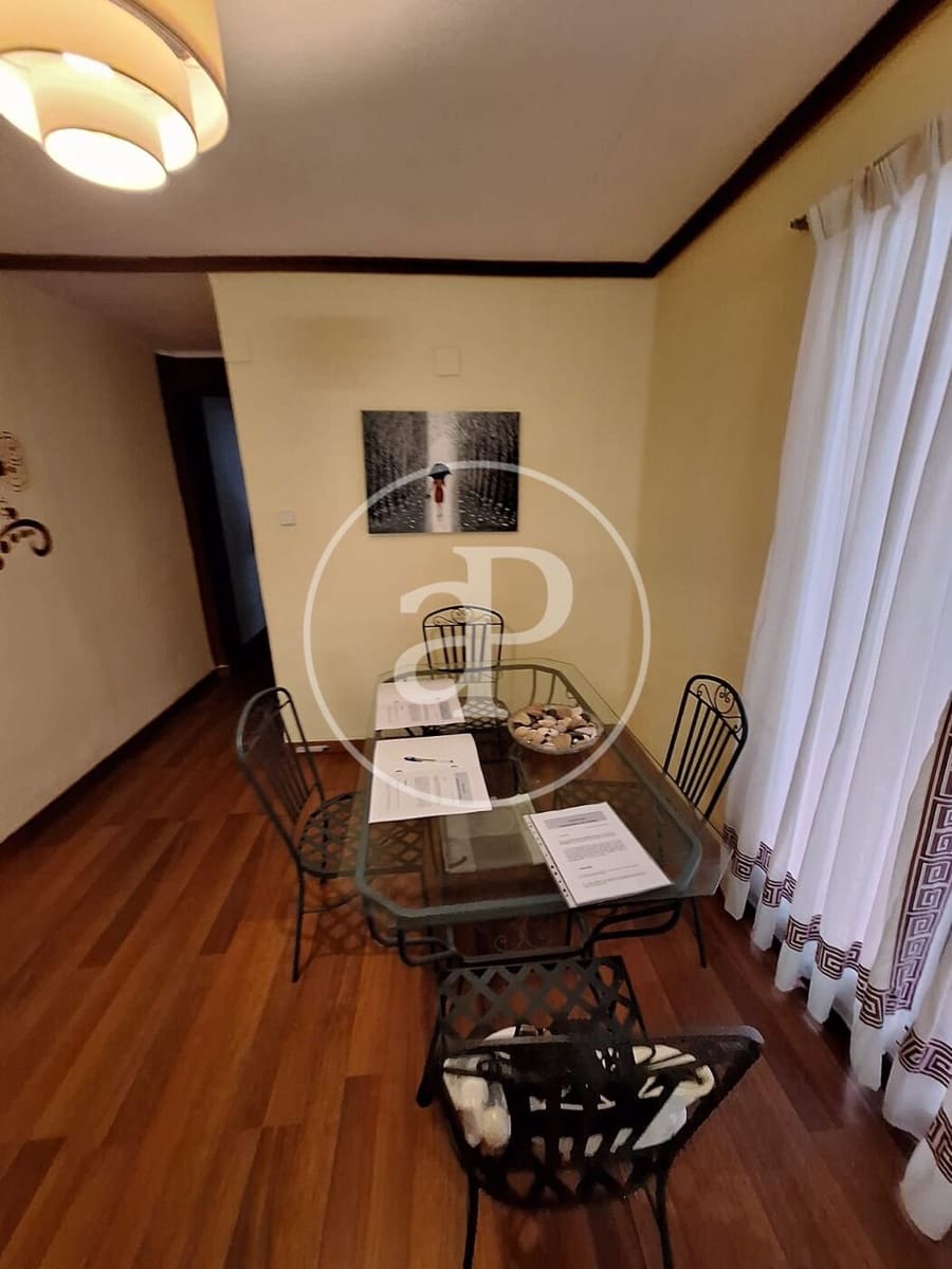 3 bedroom Apartment for rent in Valencia city - € 1,300 (Ref: 9929470)
