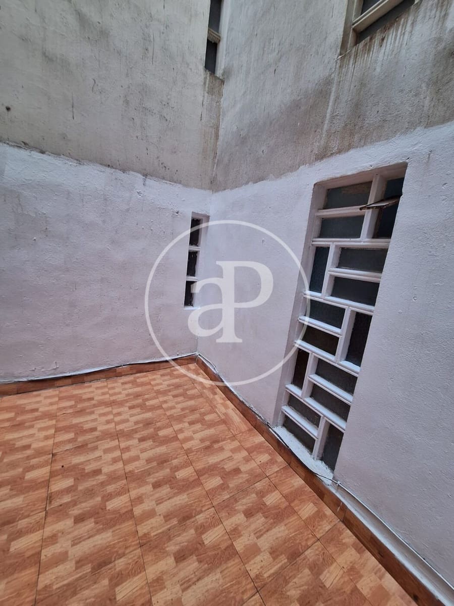 3 bedroom Apartment for rent in Valencia city - € 1,300 (Ref: 9929470)