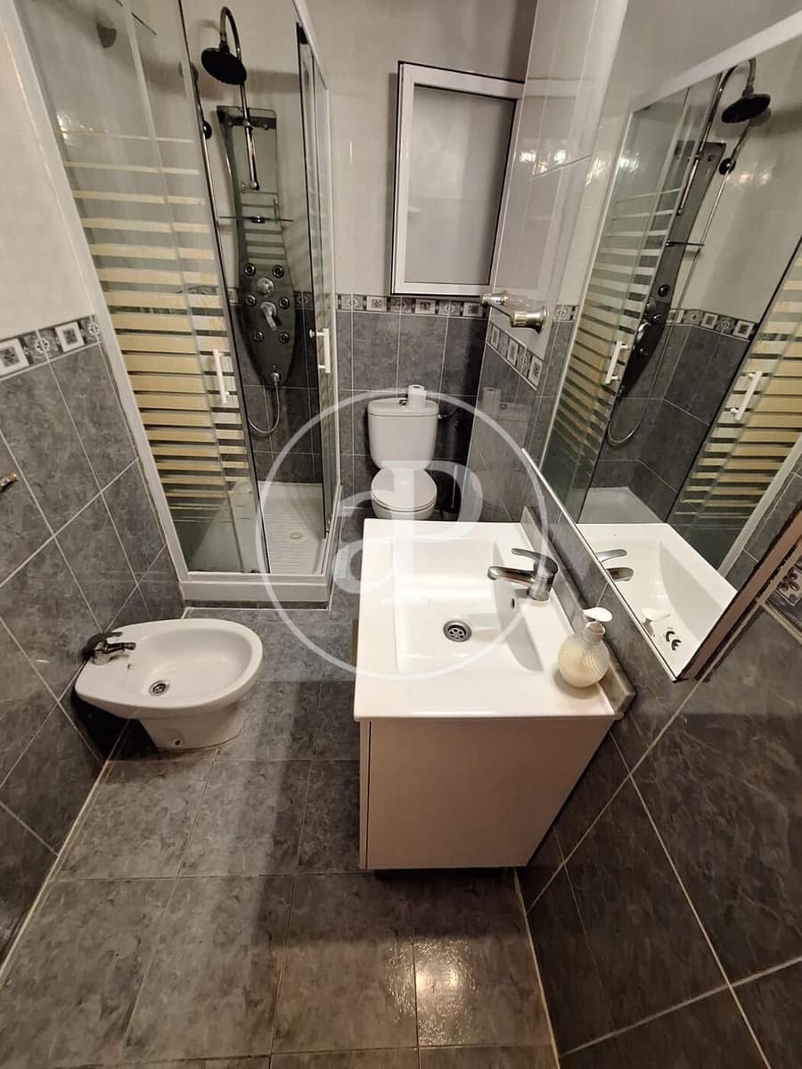 3 bedroom Apartment for rent in Valencia city - € 1,300 (Ref: 9929470)