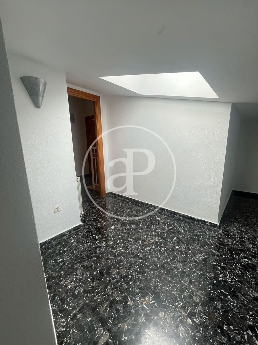 5 makuuhuone Huoneisto vuokrattavana paikassa Valencia kaupunki mukana 
autotalli - 2 400 € (Ref: 9929473)