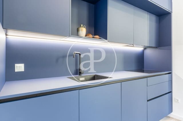 3 quarto Moradia para arrendar em Cabanyal-Canyamelar, Valência cidade com piscina - 2 900 € (Ref: 9929474)