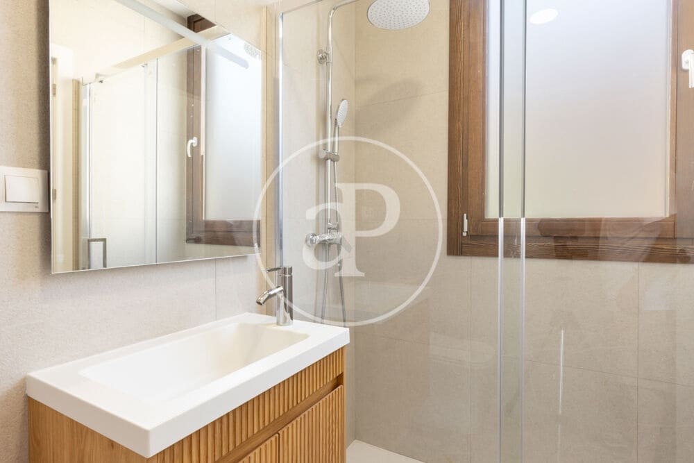 3 bedroom Villa for rent in Valencia city with pool - € 2,900 (Ref: 9929474)